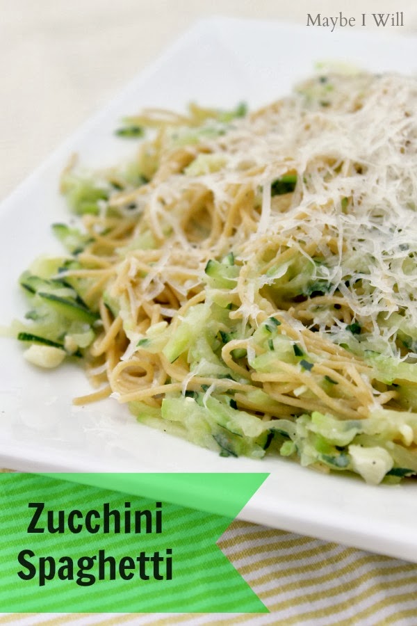Zucchini Spaghetti !!! A super easy meal that your family will LOVE! {www.andiethueson.com} #zucchini #easydinner #healthy